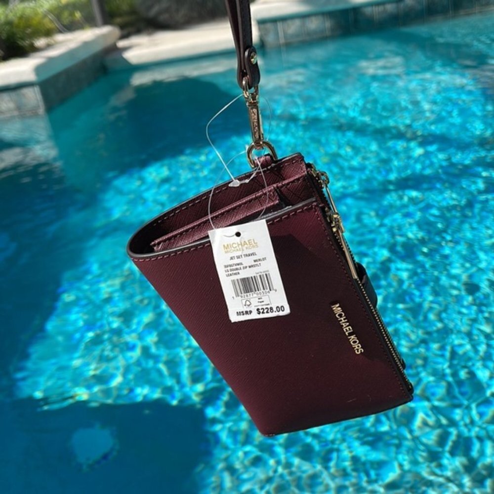 Michael Kors Jet Set Travel Large Double Zip Wristlet Wallet Merlot Leather - Picture 3 of 16